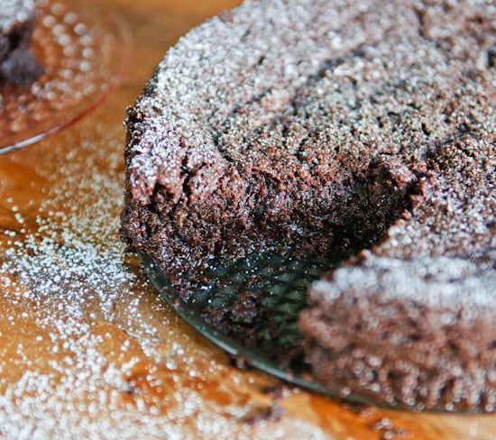 Flourless chocolate cake from www.healthygreenkitchen.com