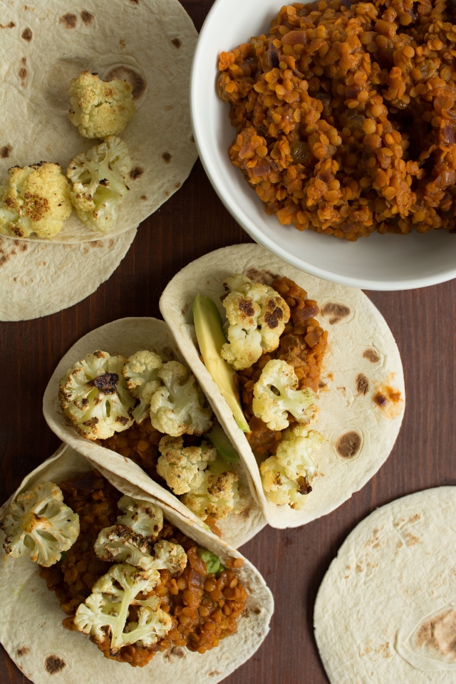 Roasted Cauliflower and spicy lentils tacos {Vegan} from Lauren Caris Cooks