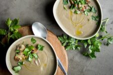 A rich, vegan lentil mushroom soup with miso paste. A really delicious, hearty lunch that's packed with beautiful flavours!